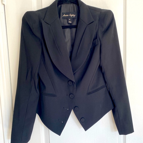 Jackets & Blazers - Sandra Angelozzi Cropped Black Blazer - Never Worn - Size 32